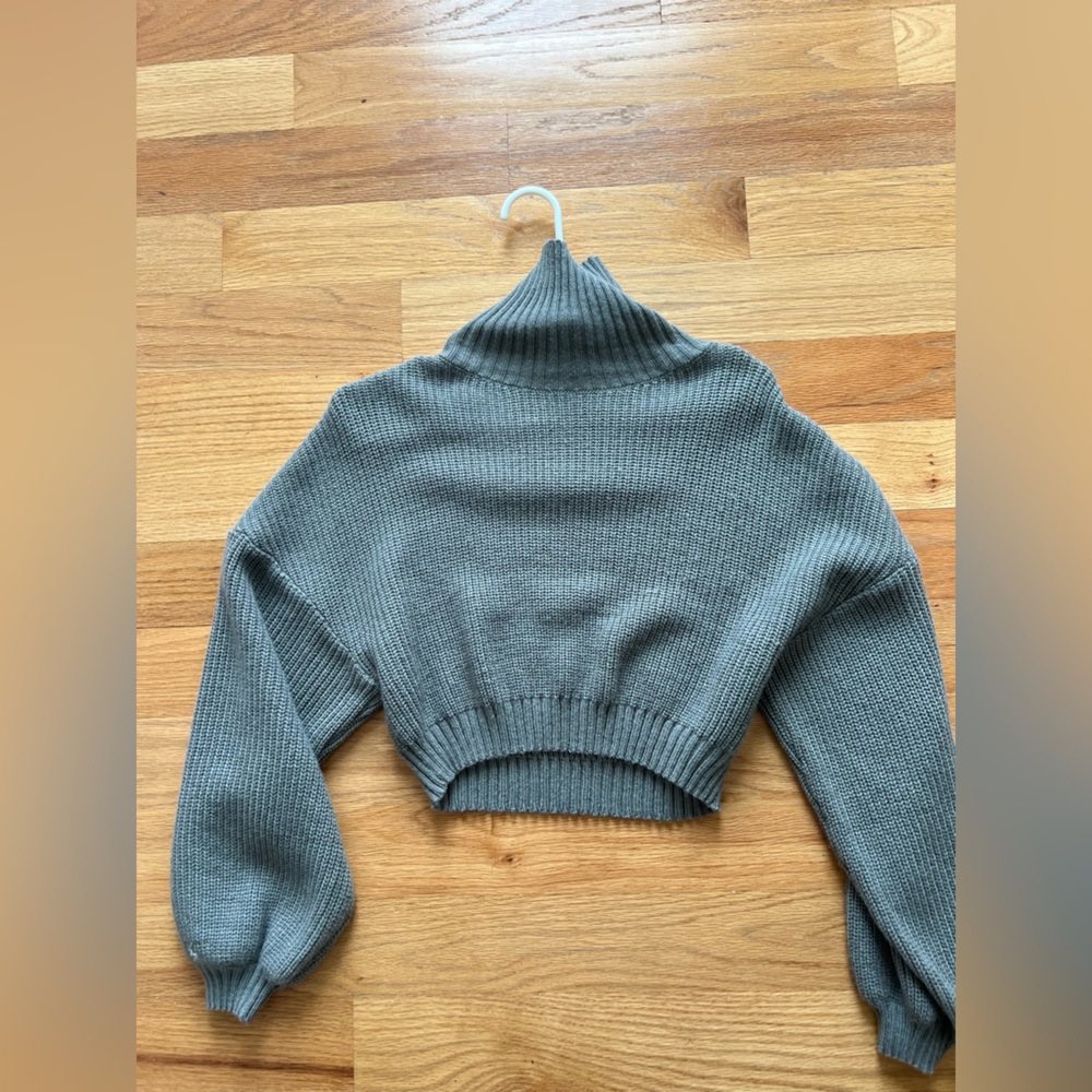 Gray Turtleneck Cropped Sweater